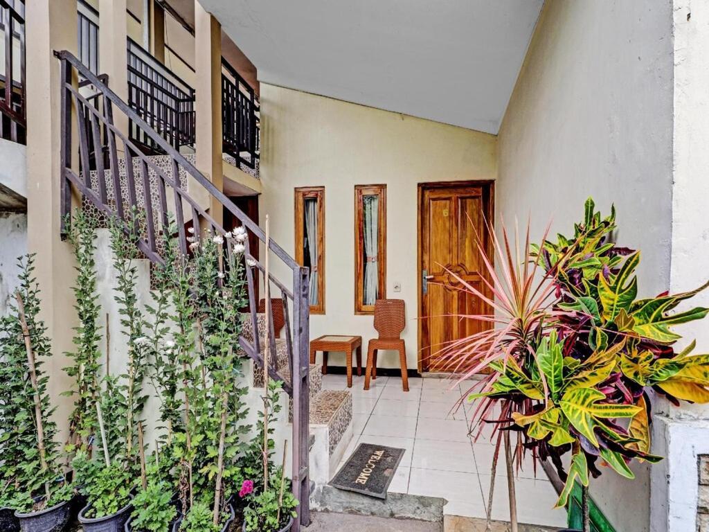 Adinda Homestay Lembang Exterior photo